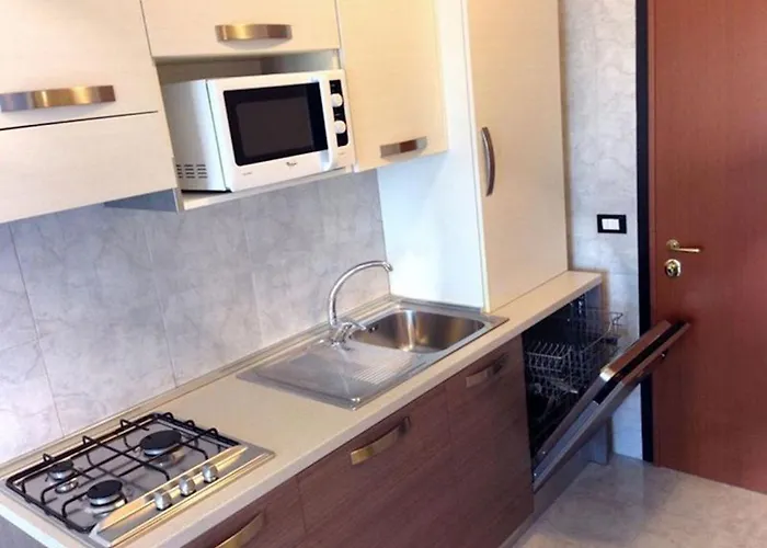 Poolside Serenity-beahost * Μπιμπιόνε