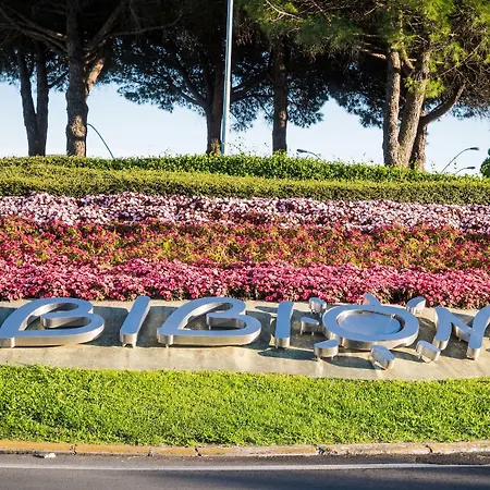 Poolside Serenity-beahost Appartement Bibione