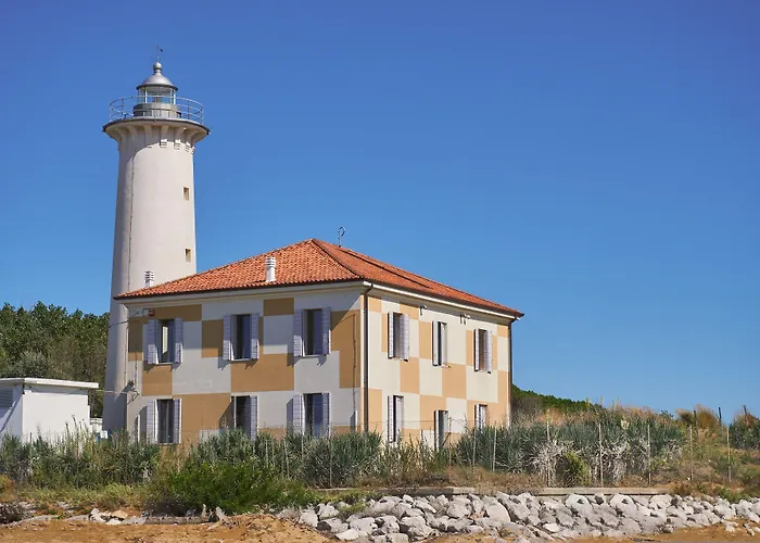 Poolside Serenity-beahost *